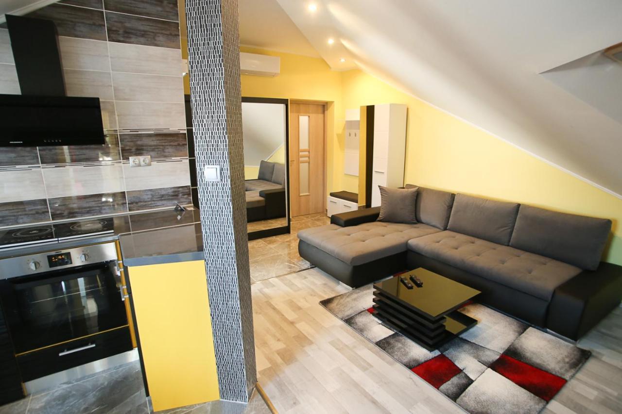 Centrum Lux 2 Apartmanok Kaposvár Exterior photo