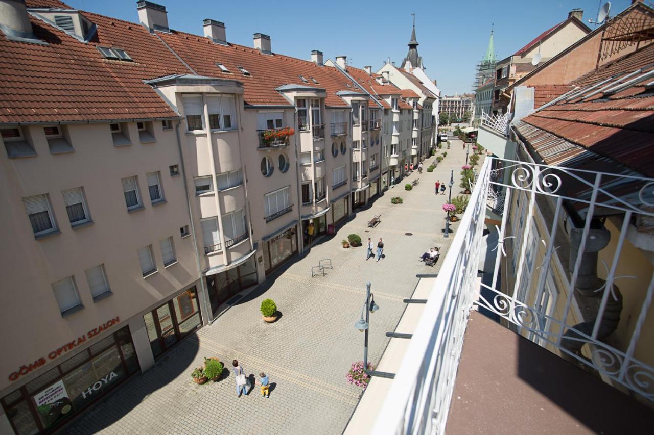 Centrum Lux 2 Apartmanok Kaposvár Exterior photo
