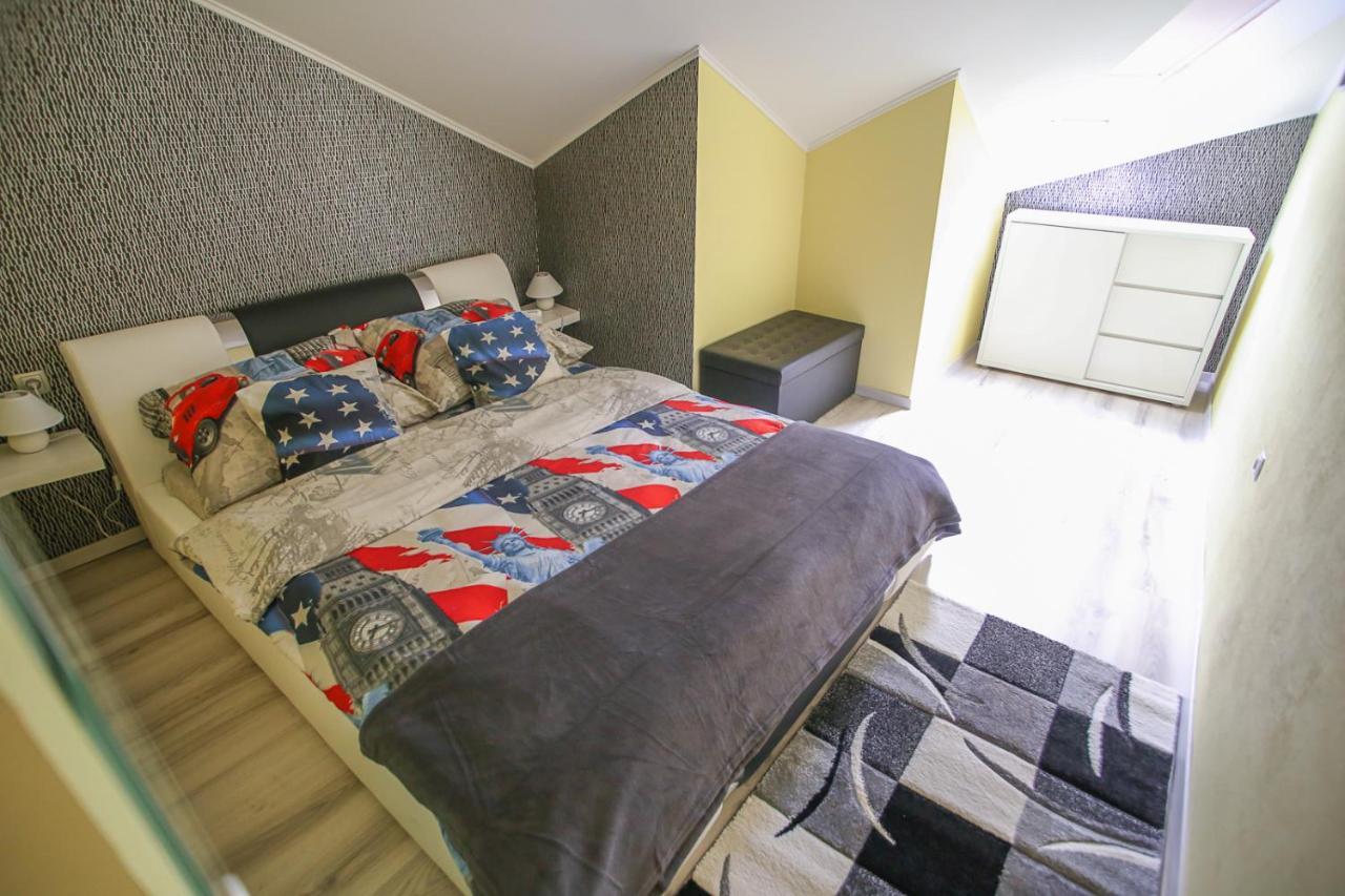 Centrum Lux 2 Apartmanok Kaposvár Exterior photo