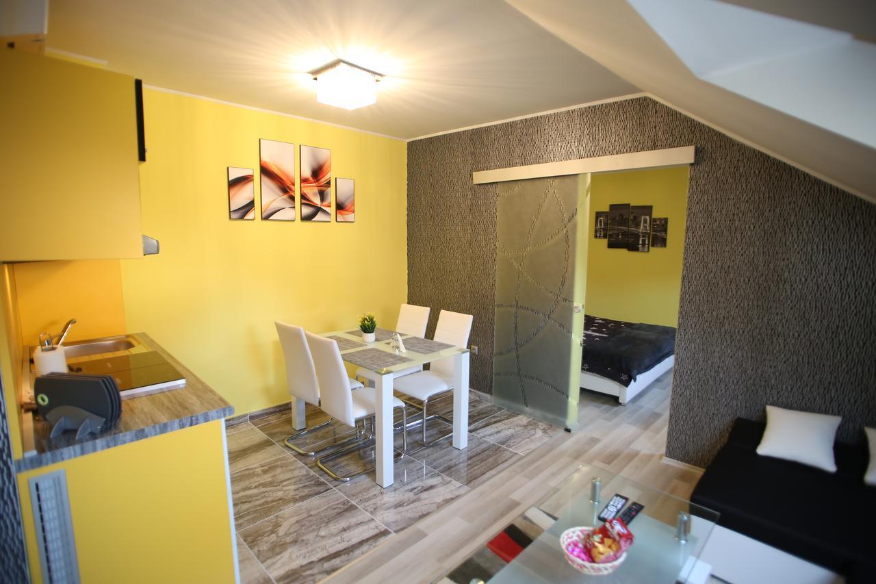 Centrum Lux 2 Apartmanok Kaposvár Exterior photo