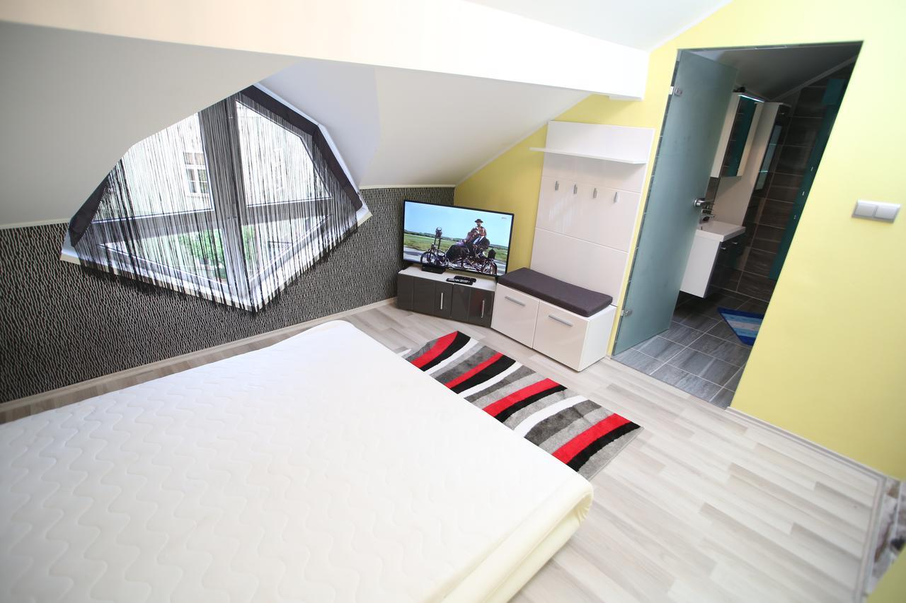 Centrum Lux 2 Apartmanok Kaposvár Exterior photo