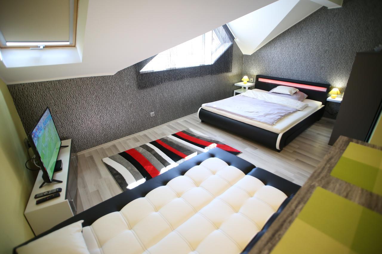 Centrum Lux 2 Apartmanok Kaposvár Exterior photo